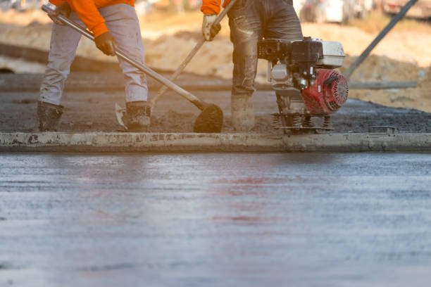 Best Driveways & Floors  in Mitchellville, IA